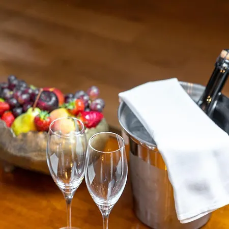 Kastiel Palffy Svätý Jur