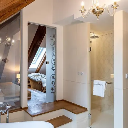 Kastiel Palffy Svätý Jur