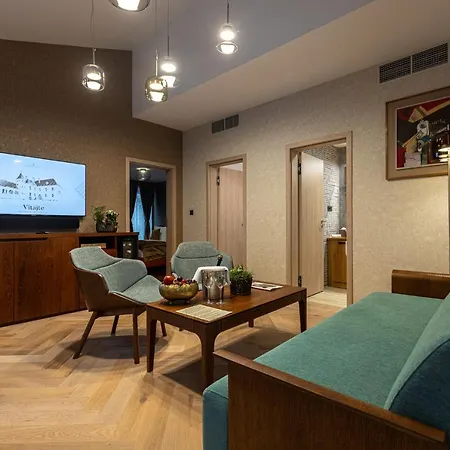 Kastiel Palffy Hotel *